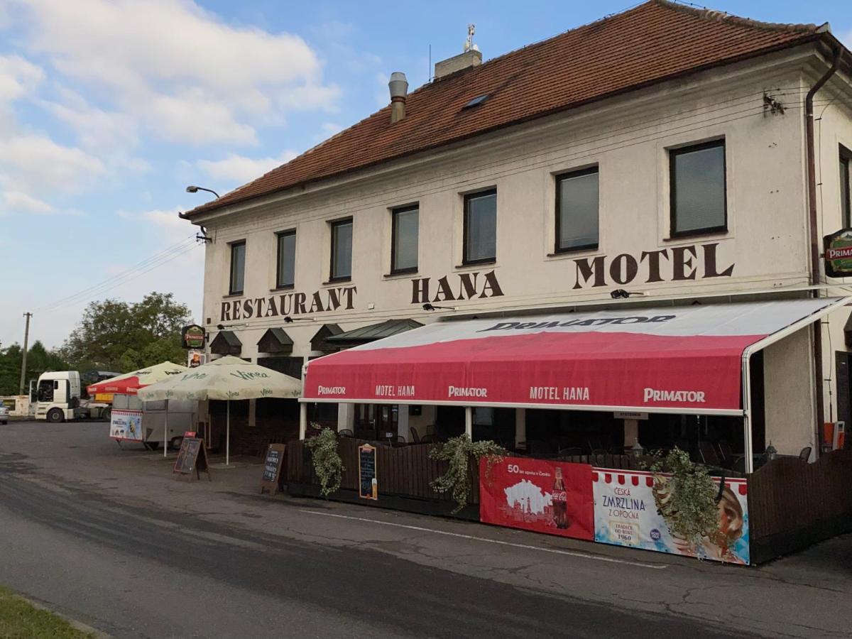 Restaurant Motel Hana Barbara Gastro Sro Ostretin Exterior photo